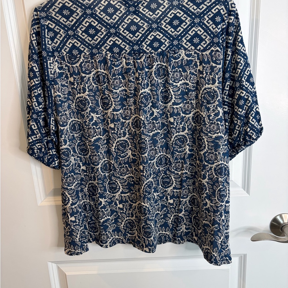 Lucky Brand Blue and White Patterned Blouse - Picture 2 of 8
